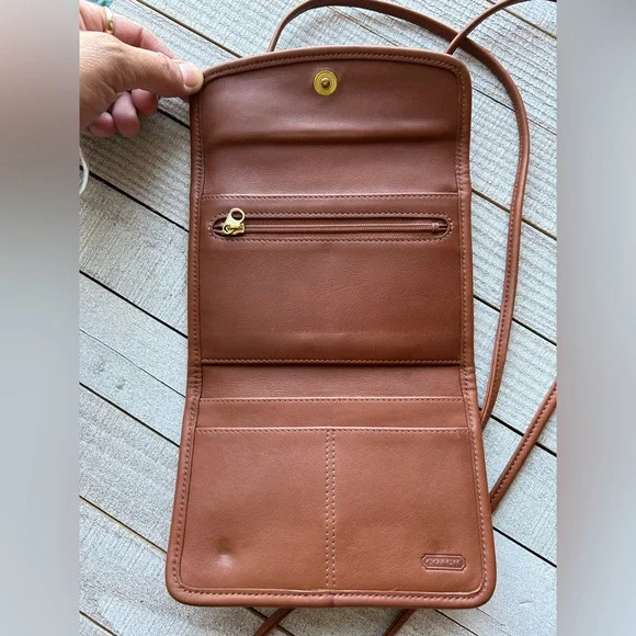 Vintage Coach Envelpoe Swing Wallet #4843 - Picture 10 of 15